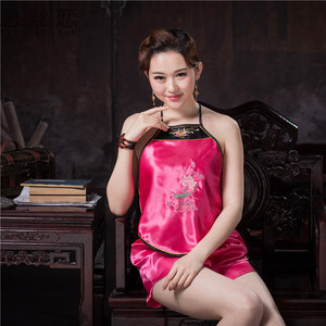 红兜兜内衣情趣