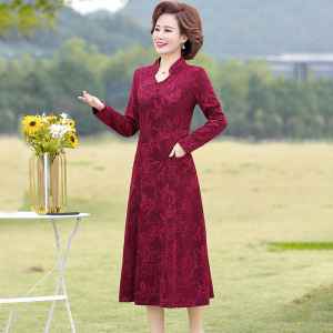 结婚衣服春天