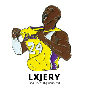 科比经典扯衣服庆祝胸针 24号球衣徽章篮球迷纪念品 书包装饰礼物