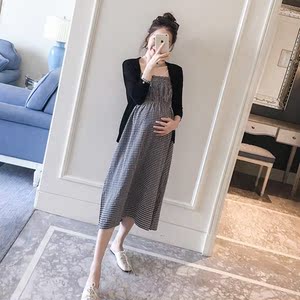 孕妇遮肚子不显怀套装修身春天宽松格子孕妇裙吊带裙开衫套装夏