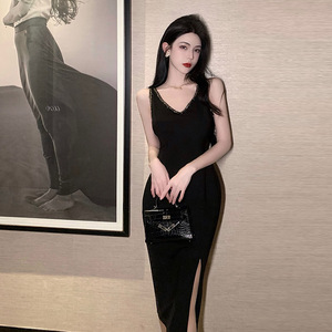 v领性感背带裙黑色开叉长款礼服晚装赫本风法式夏天连衣裙高级感