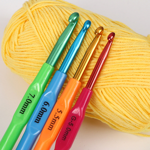 彩色钩针工具套装手工编织毛线毛衣塑料柄彩铝勾针钩织玩偶材料包