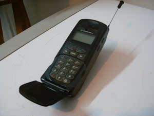 【耀澜阁】二手上世纪九十年代的摩托罗拉老板手机.