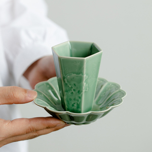 拓土越窑青瓷浮雕太湖石主人杯家用陶瓷茶杯闻香杯个人专用带杯垫