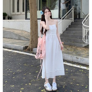 法式夏季白色初恋吊带连衣裙女度假风海滩海边泰国三亚抹胸长裙子