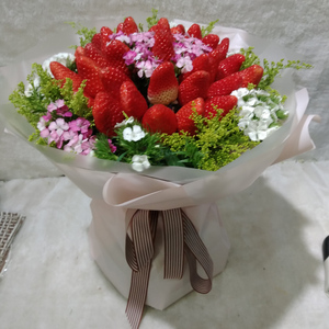 草莓礼盒花束青岛鲜花店同城速递城阳黄岛即墨平度李沧送花上门