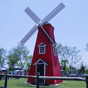 户外大型电动旋转风车摆件 园林古典美陈景观项目 仿真荷兰古建筑