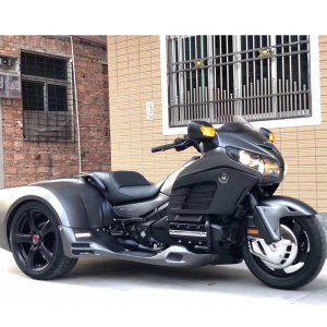 四缸三轮摩托车