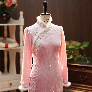 粉色旗袍秋冬年轻款中式婚服改良订婚礼服连衣裙结婚当天新娘便装