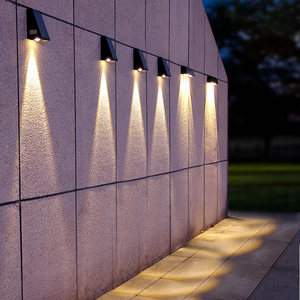 户外太阳能洗墙灯家用朝下发光庭院大门别墅民宿led免接线围墙灯