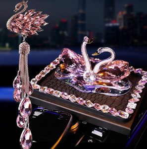 汽车水晶天鹅车内装饰用品大全车载高档饰品摆件网红女神款装饰品