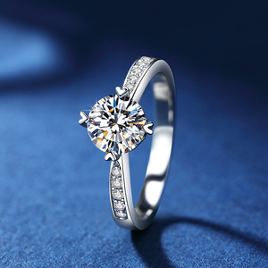 正品周大福pt950铂金戒指女心形四爪钻戒白金戒指真钻石订婚戒指