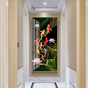 入户门对面墙挂画