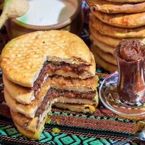 新疆特产美食品玫瑰花酱夹心烤馕烧饼营养早餐伴侣零食传统糕点心