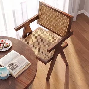 实木餐椅家用昌迪加尔椅中古风扶手藤编椅子咖啡店简现代休闲藤椅