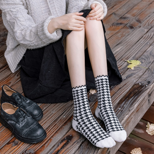乐福鞋袜子搭配秋黑色纯棉木耳边中筒袜女皮鞋花边日系格子长袜