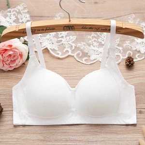 16岁少女文胸17女孩胸罩聚拢高中生内衣女学生大学女生定型无钢圈