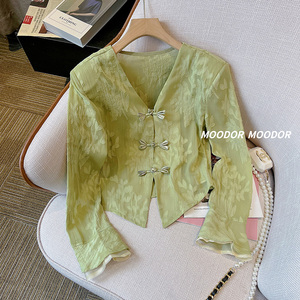 绿色绣花盘扣V领短款上衣女夏季中式国风长袖衬衫设计感防晒开衫