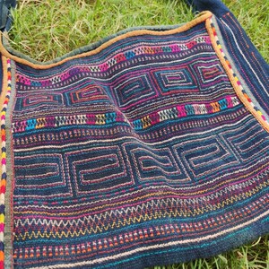 哈尼族包包云南阿卡哈尼族纯手工蓝染老绣包