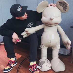 三方联名daniel arsham米奇公仔玩偶布艺米老鼠公仔摆件潮流礼物