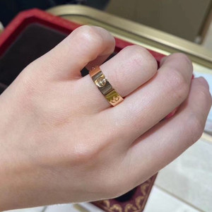 卡地亚玫瑰金带钻戒指