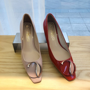 kisscat接吻猫2022春款正品粗跟漆牛皮锦鲤方头女单鞋ka21132-12