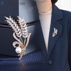 麦穗胸针女2021年新款潮高档精致水钻水晶设计感胸花大衣西装配饰