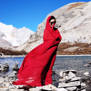 红色民族风棉麻围巾女夏季薄款超大防晒披肩沙漠旅游拍照纱巾丝巾