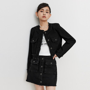 乐町时尚简约金属扣设计宽松版短外套23秋新款毛边小香风牛仔外套