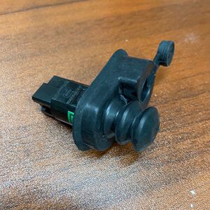 哈佛h5门灯开关