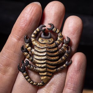 点堂==清代西藏铁剪金蝎子法器吊坠摆件古玩收藏