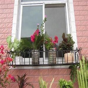 窗户外置物架铁艺窗台花架户外壁挂花架窗户护栏花窗户外面置物架