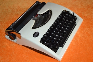 老式复古英文机械金属打字机上海英雄牌tp900可正常使用