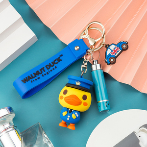 可爱职业鸭子 钥匙扣卡通公仔汽车链带led灯挂件情侣网红锁匙圈环