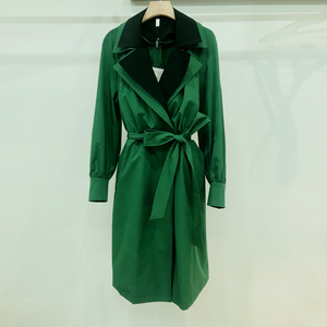 娅格国际专柜正品2022春季黑绿撞色收腰系带修身显瘦减龄风衣外套