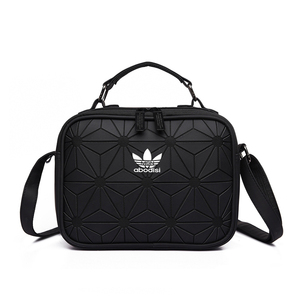 三宅一生官方旗舰店阿迪达斯特三叶草手提包3d菱形男女单肩斜跨包