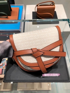 罗意威女包三角扣