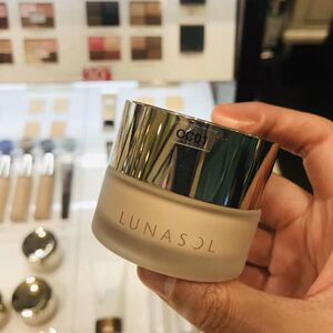 现货 新版lunasol日月晶采2019秋季粉霜 保湿粉底霜oc01 so01 30g