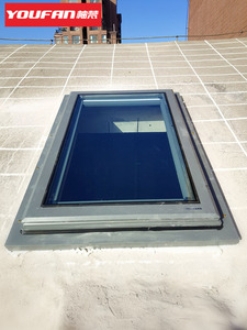 斜屋顶老虎口手动天窗定制 地下室采光井阁楼平移阳光房电动天窗