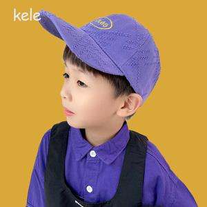 儿童鸭嘴帽小孩