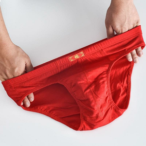 中年大叔红内裤图片