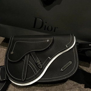 dior包迪奥女包 黑色马鞍包 潮流百搭单肩斜挎包【99新未使用】