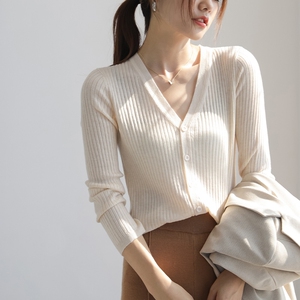 法式白色防晒短款v领气质显瘦针织开衫薄春夏季空调衫外套女内搭