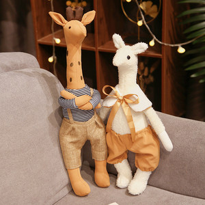 穿衣服的长颈鹿玩偶毛绒小羊公仔儿童玩具安抚布娃娃宝宝陪伴睡觉