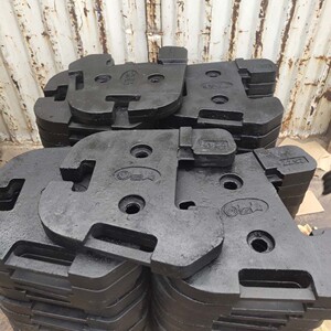 洛阳一拖东方红拖拉机配件20,40,50公斤前配重50,85公斤后配重