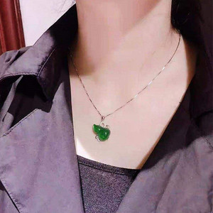 老年人首饰奶奶项链老人项链女奶奶绿玉髓葫芦小水滴玉石吊坠送妈