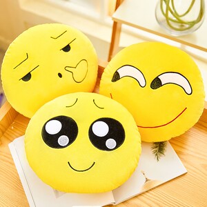 表情毛绒玩具表情包抱枕小号公仔抱枕睡觉枕头靠垫可爱布娃娃萌