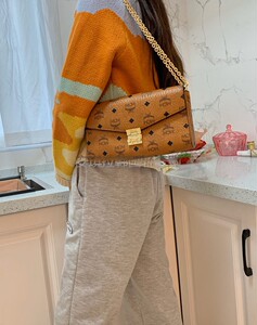 代购mcm女包021新款链条包小号信封包经典印花logo中号单肩斜跨包