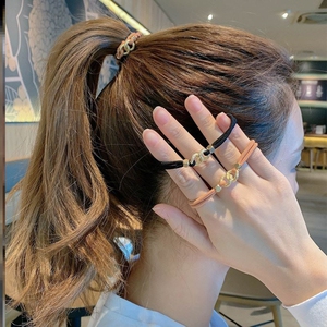 女生好看扎头皮筋
