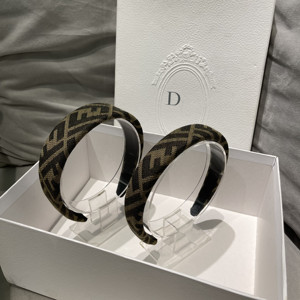 芬迪奥网红复古手工包边字母发箍百搭布艺时髦发卡外出约会头箍潮